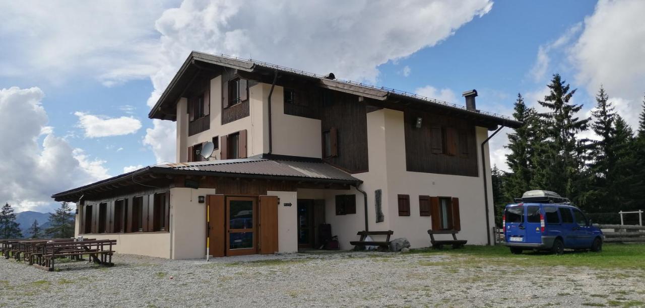 Rifugio Garibaldi ليدرو المظهر الخارجي الصورة
